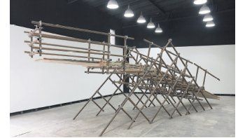 ámbito.com | Experiencia. La escultura de Lamothe remite a vivencias ajenas a las de los grandes andamios urbanos.