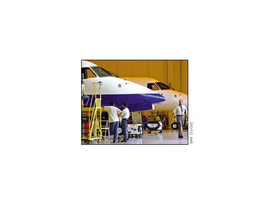 Aterrizaje forzoso: El intercambio económico se ha alterado en la frontera EE.UU.-México; en la industria brasileña de la aviación ha habido despidos