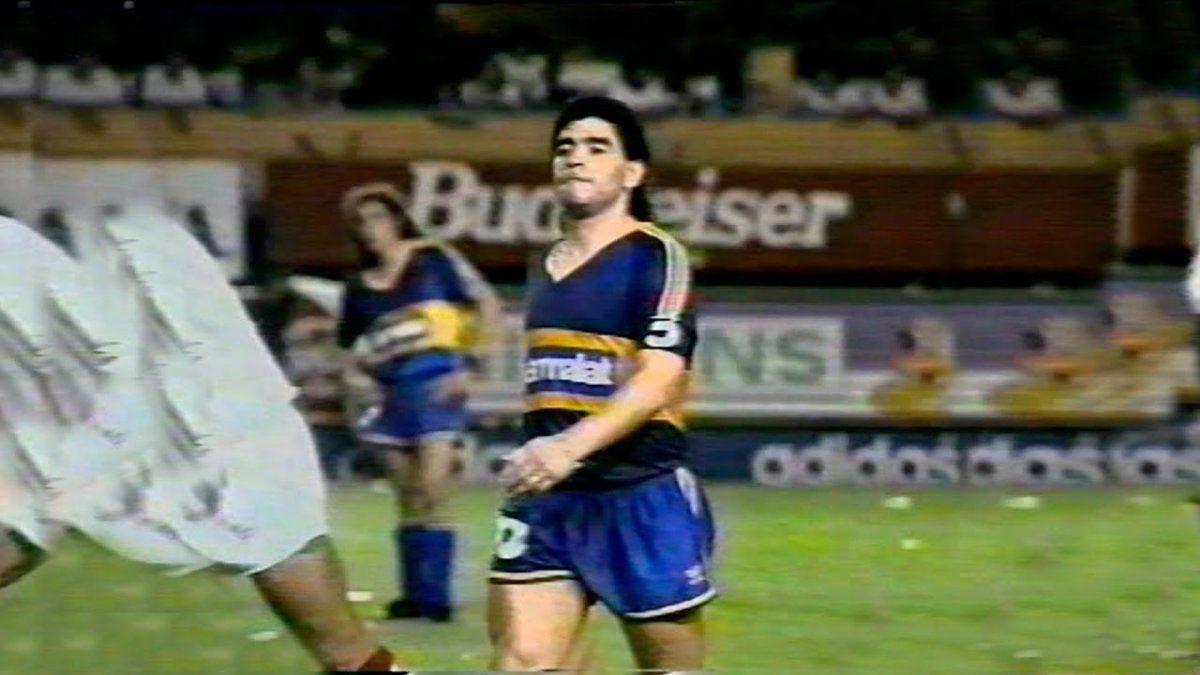 The day Maradona played a match for two different teams: the footballer’s fleeting return to Boca