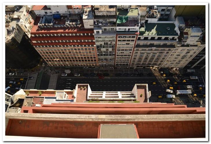 El edificio observó el vuelo del Graf Zeppelin por Buenos Aires en 1934. El edificio observó el vuelo del Graf Zeppelin por Buenos Aires en 1934.