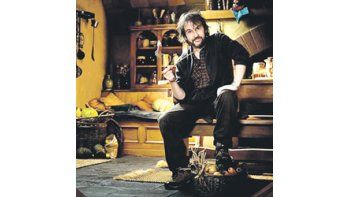 El director Peter Jackson en una locación de «El Hobbit», la precuela de «El señor de los anillos», que sufrió demoras de todo tipo y hasta obligó a modificar las leyes laborales neozelandesas.