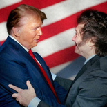 La suerte de Donald Trump es clave par poder analizar lo que puede suceder con la Argentina. Cada día mas cerca de perder la mayoría en el Congreso, esto no es el mejor augurio para la Nuestro país. La suerte de Donald Trump es clave par poder analizar lo que puede suceder con la Argentina. Cada día mas cerca de perder la mayoría en el Congreso, esto no es el mejor augurio para la Nuestro país.