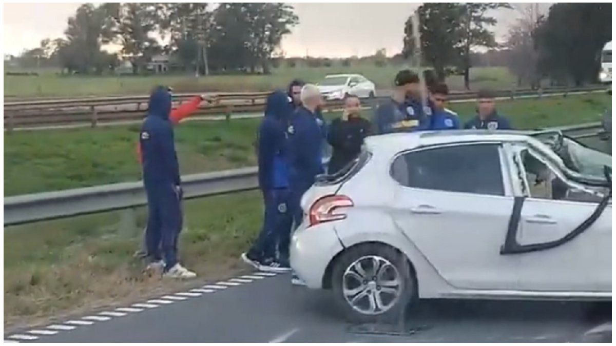 Ángel Di María attended Rosario Central player who had a serious accident on the route