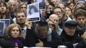Entidades y familiares de las víctimas celebraron, con cautela, los anuncios de Alberto Fernández.