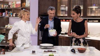 mauricio macri fue a lo de juana viale y se llevo todo lo que no pudo comer durante el programa