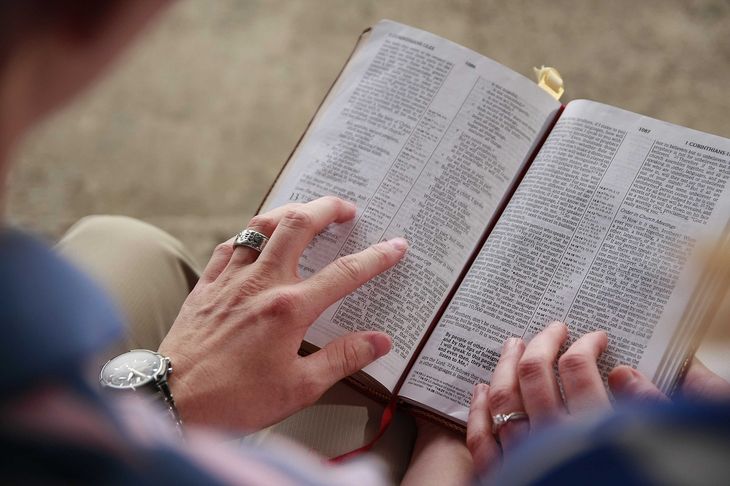 Son muchos los reguetoneros que dejaron de aparecer en la televisión como estrellas musicales para llevar a la pantalla chica una faceta más religiosa hablando de Dios   