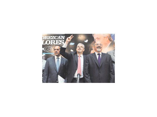 Daniel Scioli, Julián Domínguez y Carlos Tomada se juntaron ayer en el Congreso nacional en un homenaje a Néstor Kirchner que funcionó como cierre unificado del FpV en Capital Federal y la provincia de Buenos Aires.