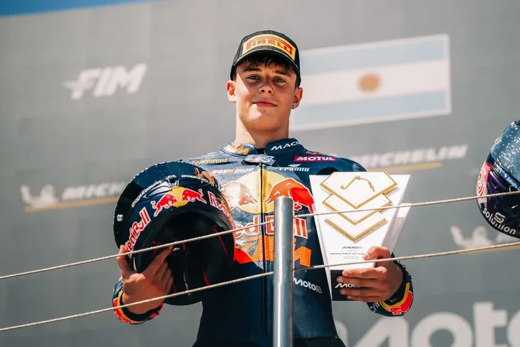 The Argentine had completed the classification in second place on Saturday and, with this great result in Hungary, scale to the seventh place of the general table with 92 points, two more than the Japanese Ryusei Yamanaka. The Argentine had completed the classification in second place on Saturday and, with this great result in Hungary, scale to the seventh place of the general table with 92 points, two more than the Japanese Ryusei Yamanaka.