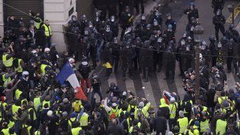 otro sabado de furia en paris y toda francia dejo casi 1400 detenidos en protesta de los chalecos amarillos