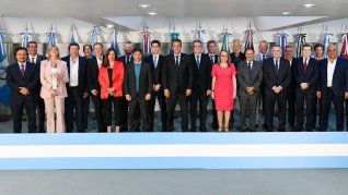 Tras las elecciones, Massa exhibió foto con 19 gobernadores en el CFI.