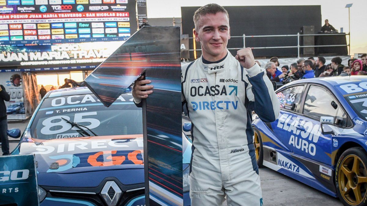Son and tiger: Tiago Pernía “flew” in the Tourism Competition 2000