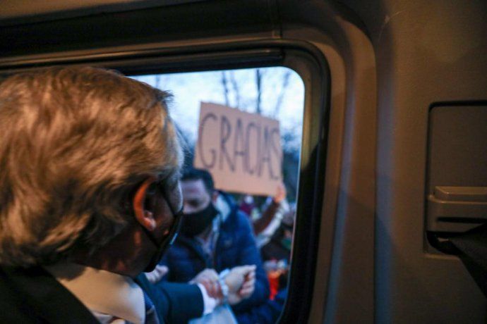 Alberto Fernández en su recorrida por Neuquén.