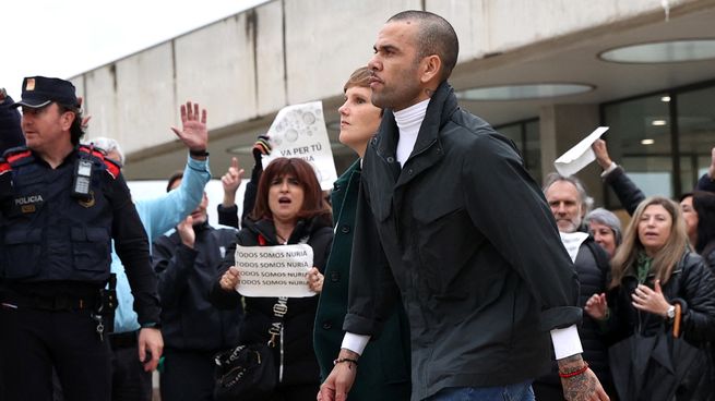Dani Alves salió de la cárcel tras pagar tras pagar una fianza de €1 millón.