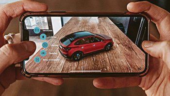 INNOVACIÓN. Volkswagen lanzó en Argentina una aplicación de realidad aumentada para conocer todos los aspectos del nuevo Nivus. La misma se encuentra disponible para su descarga gratuita en App Store y Google Play.&nbsp; La aplicación Volkswagen Experience permite a sus usuarios observar todos los detalles del nuevo SUV de la marca alemana. El nuevo modelo fue desarrollado por Volkswagen en América del Sur y se producirá inicialmente en Brasil.