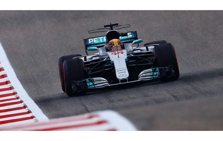 Hamilton puso primera en un fin de semana que puede coronarlo