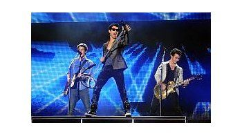 ámbito.com | Los Jonas Brothers actuaron ante 40 mil personas en River