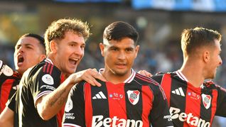 Justo él: Maxi Salas convirtió el gol con el que River superó a Racing.