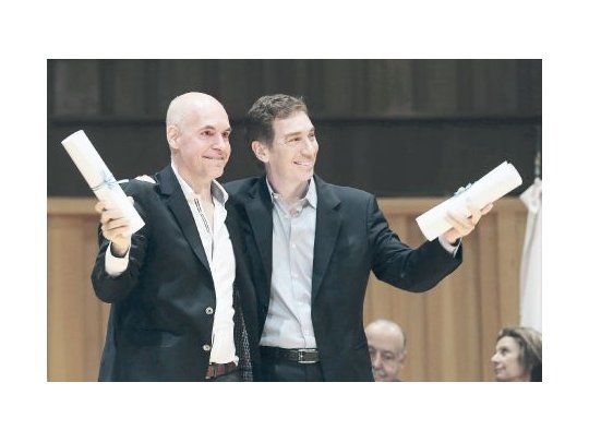 Horacio Rodríguez Larreta y Diego Santilli, jefe y vicejefe de Gobierno porteño electos, recibieron ayer los diplomas que les otorgan esos títulos tras las elecciones locales de este año.