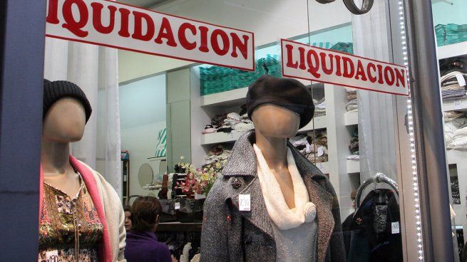 “Es imposible pagar $5 millones de alquiler y vender remeras a $6.000”, asegura un comerciante.