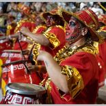 El Carnaval genera un importante movimiento económico entre los vecinos de Montevideo. El Carnaval genera un importante movimiento económico entre los vecinos de Montevideo.