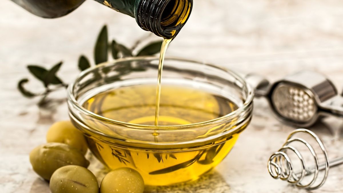 Used kitchen oil: 5 easy and safe ways to reuse it in your home