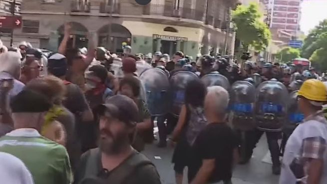 Otro miércoles de marchas y represión policial.&nbsp;
