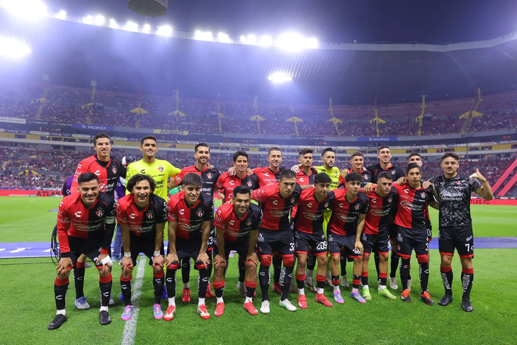 Atlas es vendido: José Miguel Bejos, dueño del club de béisbol los Pericos de Puebla, y capital estadounidense adquieren al club. Atlas es vendido: José Miguel Bejos, dueño del club de béisbol los Pericos de Puebla, y capital estadounidense adquieren al club.