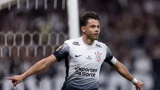 El goleador paraguayo se incorpora a la delantera Xeneize. El goleador paraguayo se incorpora a la delantera Xeneize.