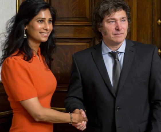 Gita Gopinath with Javier Milei at the Casa Rosada.