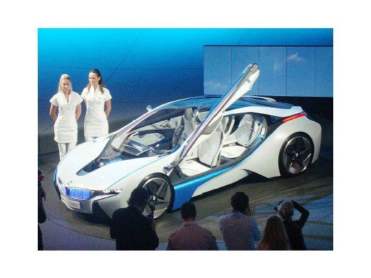 Es posible cargar la energía eléctrica en un enchufe convencional. Si la batería se conecta a la red doméstica (220 V, 16 A), la operación de carga dura dos horas.