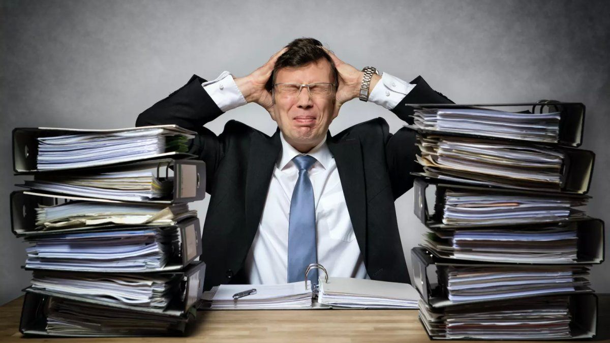 England begins pilot test in 60 companies to reduce the working week to four days