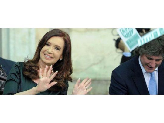 La presidente, Cristina de Kirchner al ingresar a la Asamblea Legislativa. Atras su vice y titular el cuerpo, Amado Boudou.