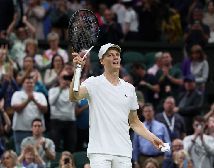 El italiano comenzó con un cómodo primer set, en el que no le dio chances de quiebre a Zverev y aprovechó una oportunidades de las que dispuso para tomar ventaja por 6-3. El italiano comenzó con un cómodo primer set, en el que no le dio chances de quiebre a Zverev y aprovechó una oportunidades de las que dispuso para tomar ventaja por 6-3.