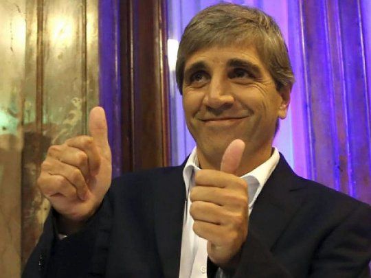 Luis Toto Caputo, mano derecha de Mauricio Macri aceptó ser el ministro de economía de Milei.