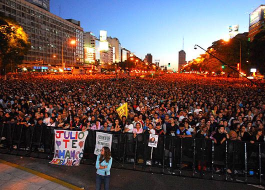 Ante una multitud y al aire libre, Julio Bocca se despidió de los escenarios (foto 11)
