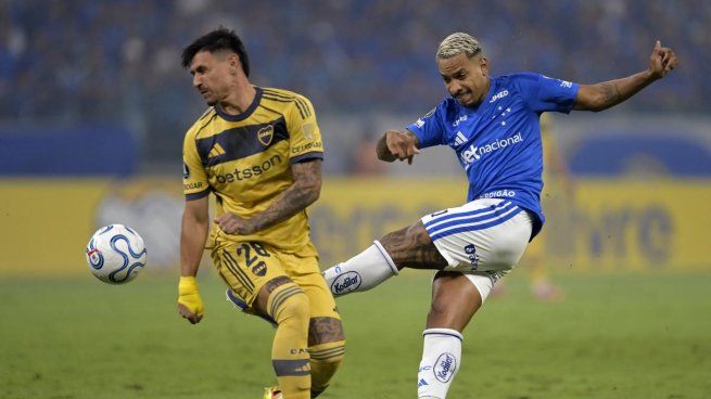 Con una expulsión polémica, Boca perdió frente a Cruzeiro en Brasil.