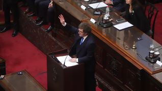 Javier Milei contesta con fervor a la oposición durante su discurso en el Congreso.