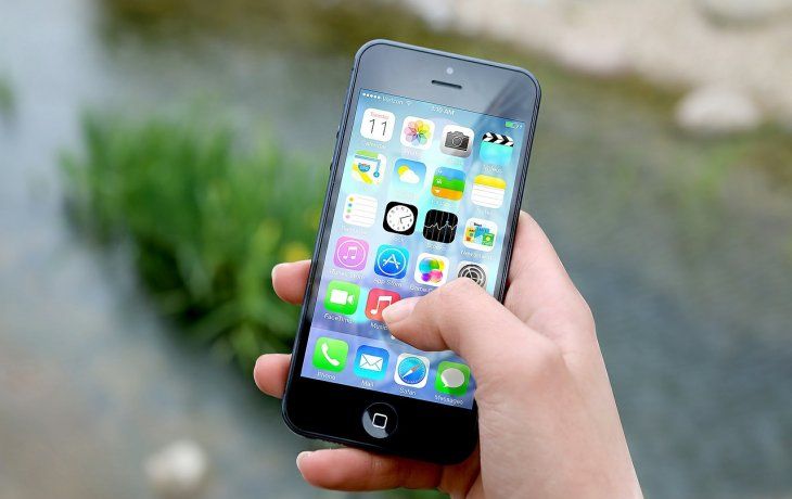 por la crisis, se venderan un millon de celulares menos durante 2019