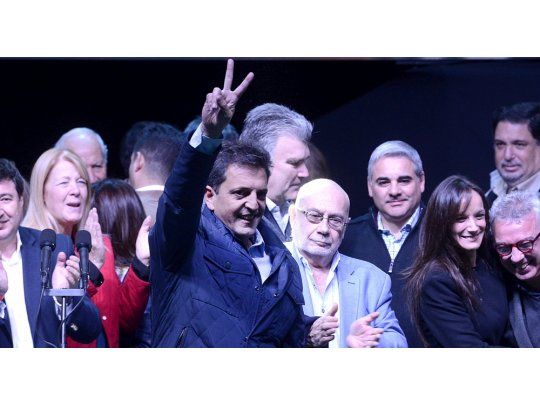 Massa felicitó a Cambiemos por su triunfo en Provincia y salió en busca del voto opositor