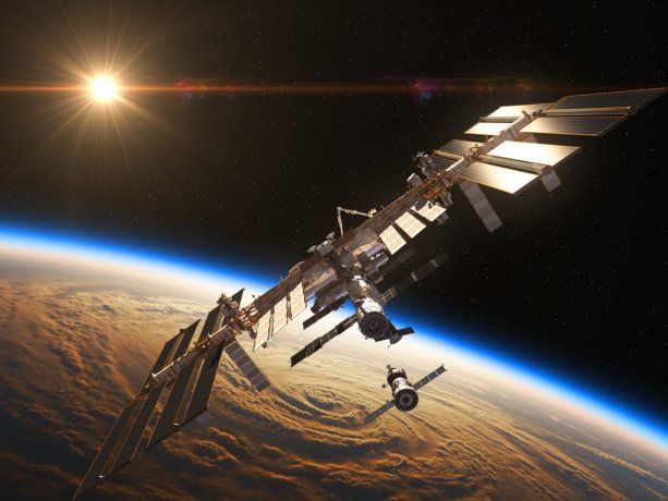 La Estaci&oacute;n Espacial Internacional lleva m&aacute;s de 25 a&ntilde;os operando en la &oacute;rbita terrestre.