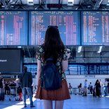 Valijas, pasajes y números: una escena repetida en aeropuertos donde el dólar alto obliga a afinar cada decisión antes de despegar. Valijas, pasajes y números: una escena repetida en aeropuertos donde el dólar alto obliga a afinar cada decisión antes de despegar.