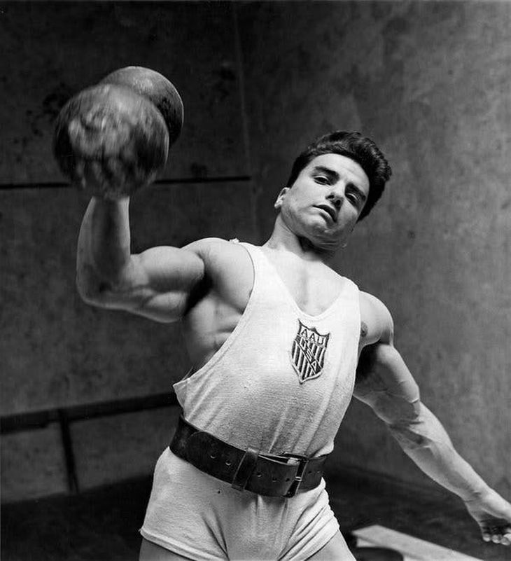 Charles Vinci was the last gold medal-winning American weightlifter until Tara Nott won the medal at the 2000 Sydney Swing Games. Charles Vinci was the last gold medal-winning American weightlifter until Tara Nott won the medal at the 2000 Sydney Swing Games.