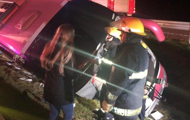 El micro había partido desde la ciudad de La Plata y transportaba a un grupo de alumnos de un instituto de baile platense, que iba a Uruguay a una competencia.
