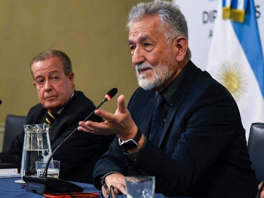 El gobernador de San Luis Alberto Rodríguez Saá presentó en en el Congreso el Observatorio de la Deuda Pública, que dirigirá Alejandro Olmos Gaona.