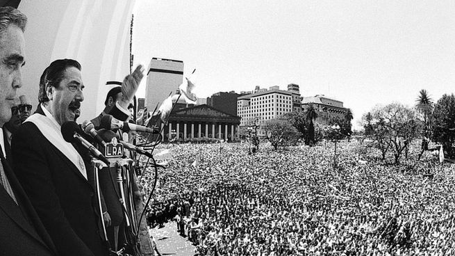 El retorno de la democracia, otra fecha clave en Argentina.&nbsp;