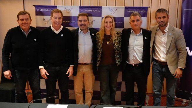Tras meses de negociación, el PRO y LLA firmaron el acuerdo para un frente electroral conjunto.