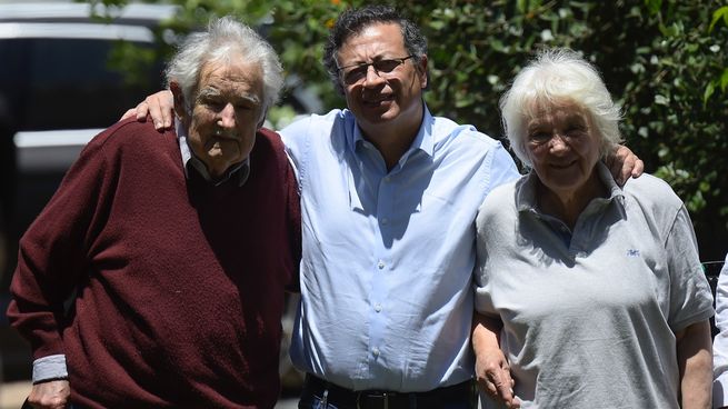 El expresidente José Mujica recibió mensajes de dirigentes del arco político uruguayo y de líderes internacionales, como Gustavo Petro.