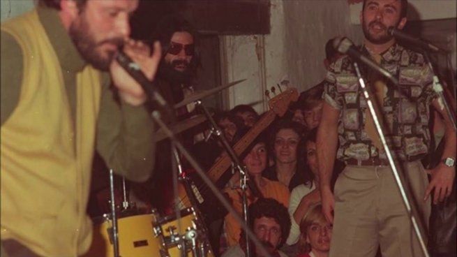 Sergio Mufercho Martínez en los primeros shows de Los Redondos.&nbsp;