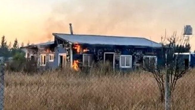 Orlando Alcides Lutz Fogar prendió fuego la casa de las mujeres en Cañuelas.