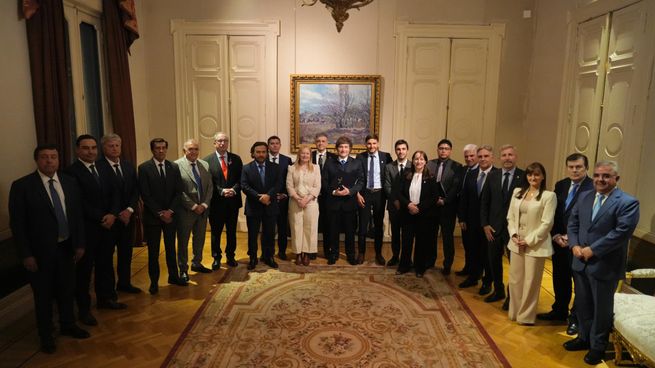 Javier Milei mantuvo una reunión con 20 gobernadores en la Casa Rosada.
